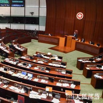 香港立法会通过一地两检无约束力议案 各界表支持