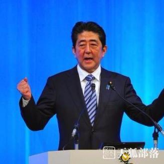 日本各党代表向安倍展开质询 促其“端正姿态”
