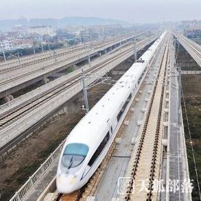 铁路部门启用新运行图 杭州出发69小时直达阿克苏