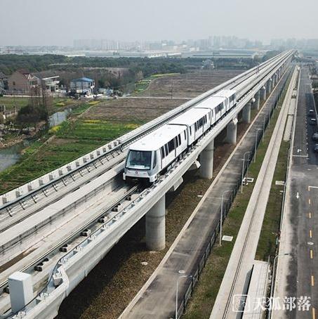 上海首条无人驾驶轨道交通线试运营