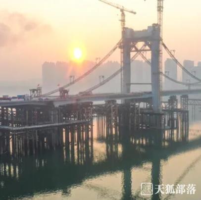 江西南昌洪州大桥过江主线结构贯通