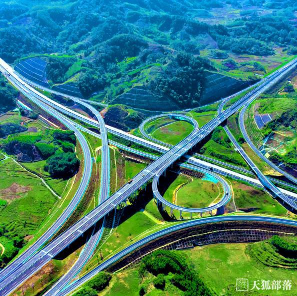 广西永柳高速公路项目全标段难度最大钻孔桩顺利浇筑